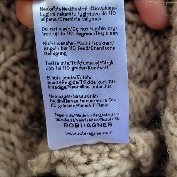 Robi Agnes 'Agnes' Chunky Cozy Oversized Cardigan One Size Sand Tan - Picture 7 of 8